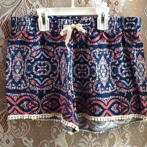 Cloud Chaser size M Blue white‎ floral ball fringe trim shorts great condition